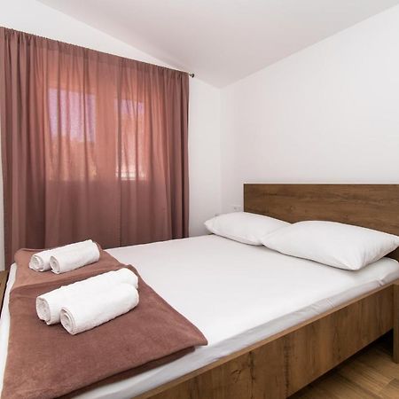 Apartmani Monika Zaboric Buitenkant foto