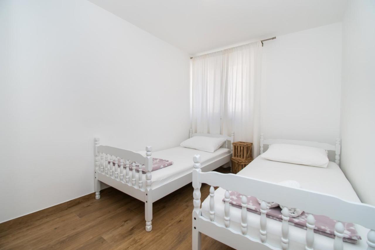 Apartmani Monika Zaboric Buitenkant foto