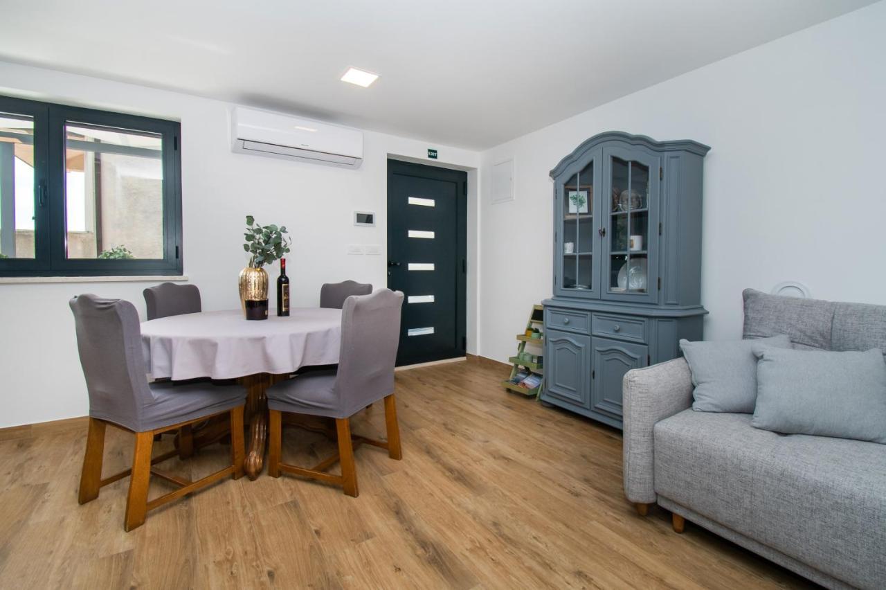 Apartmani Monika Zaboric Buitenkant foto